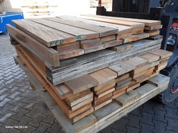 Restpost R302 - ca 13m2 ruwe planken 26x155mm, Louro Gamela, A/B Sortering